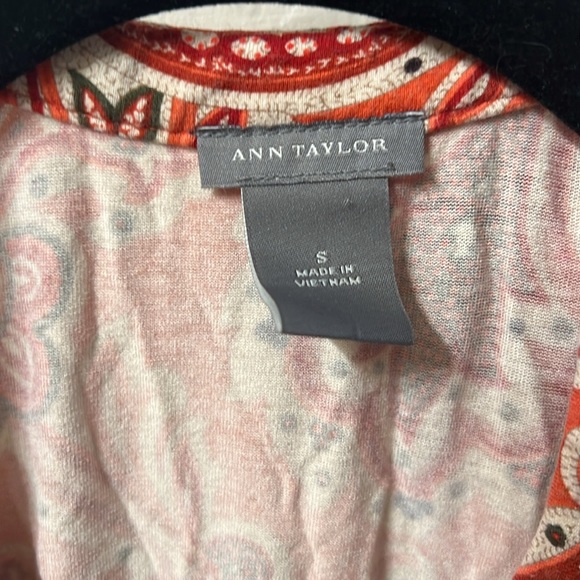 Ann Taylor 3/4 sleeve wrap top - Picture 2 of 2
